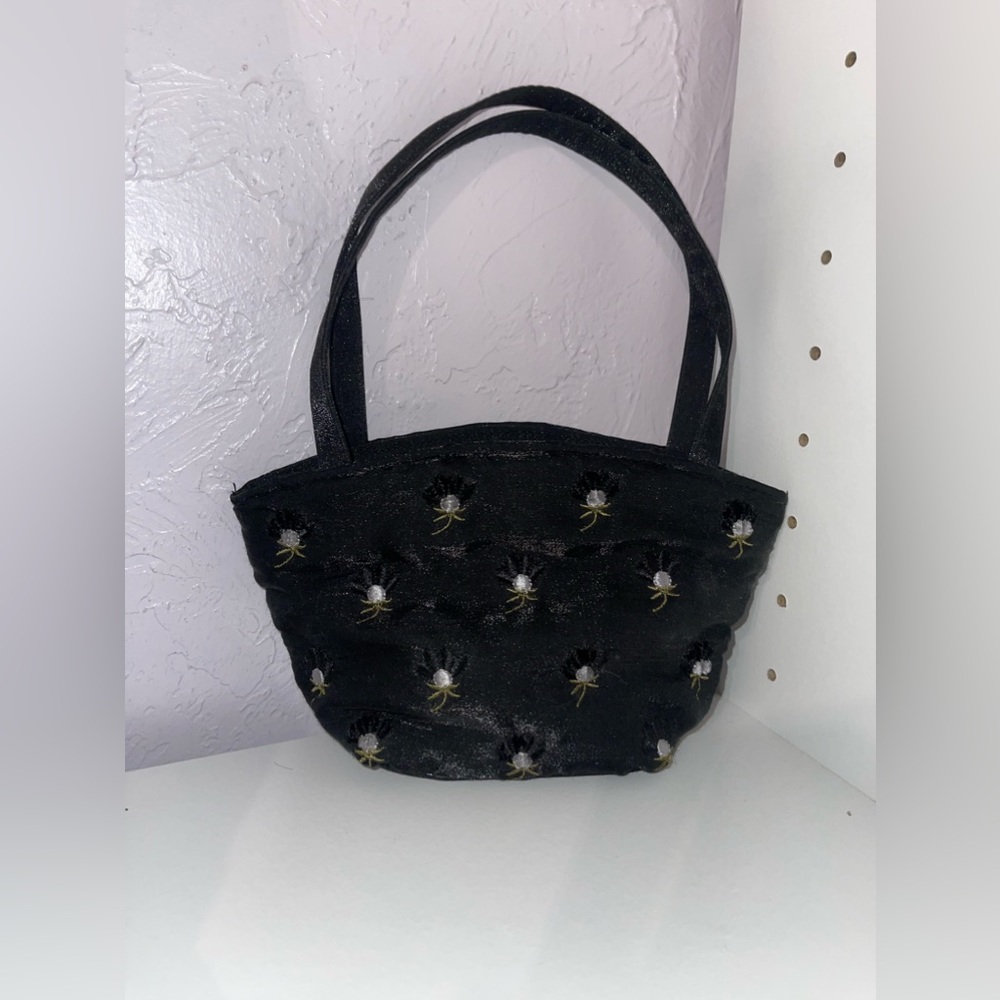 Cute never been worn tiny bag